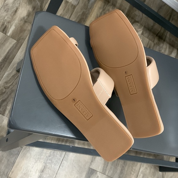 Alfani Estelle Sand Step N’ Flex Flip Flop Sandals women’s size 7 new - Picture 7 of 8